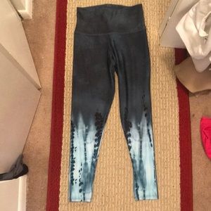 Onzie workout leggings